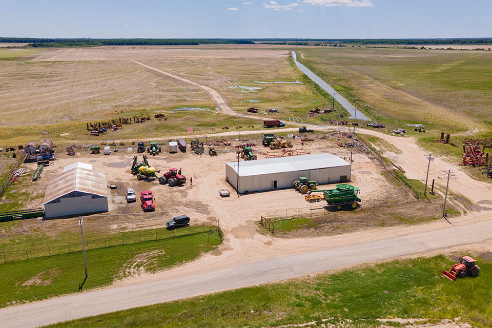 FCMA_Website_StoryBodyImage_960x640_KrystalTeel_FINAL Arial shot of farm financed by Farm Credit Mid-America.